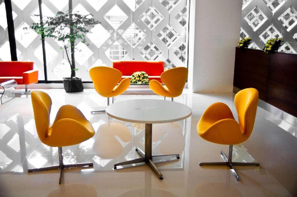 Iyarin@Tuk Chang Ratchayothin Hotel Bangkok Extérieur photo