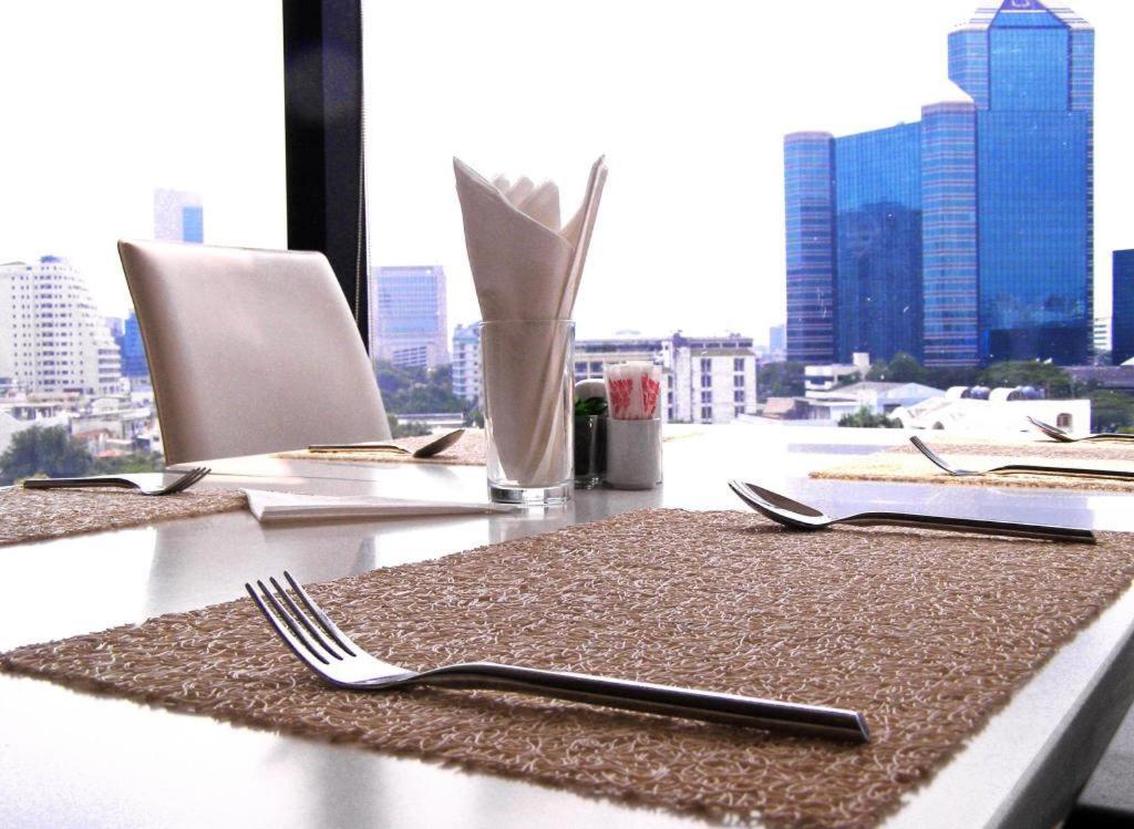 Iyarin@Tuk Chang Ratchayothin Hotel Bangkok Extérieur photo